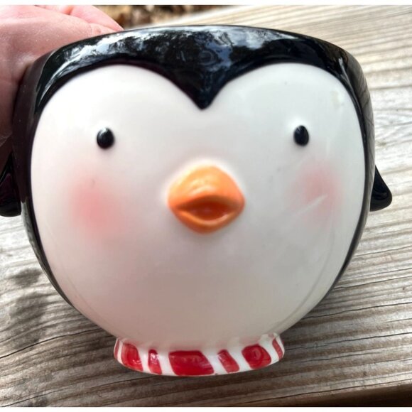 Penguin-Themed Holiday Treat Bowl By Hallmark - Picture 7 of 11
